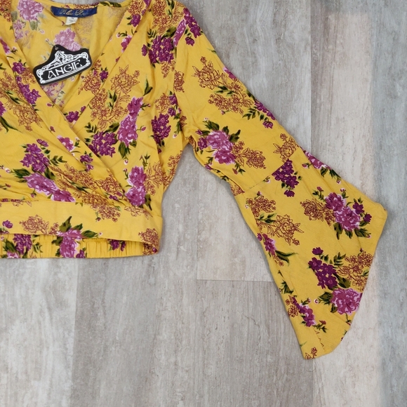 FINAL SALE 🆕 BOHO FLORAL TOP - Picture 7 of 10